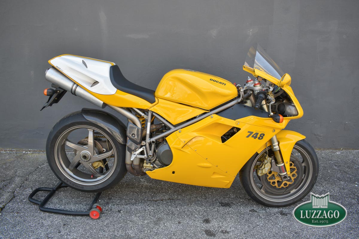 Ducati 748 R motorcycle for sale from Luzzago 1975 in Brescia